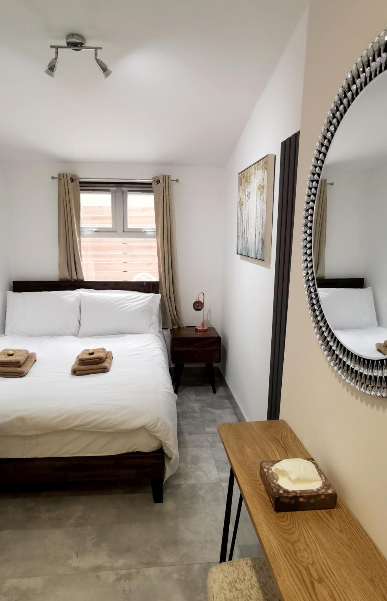 Luxury London House Sleeps 13, 2 Minutes To Metro Villa Exterior photo
