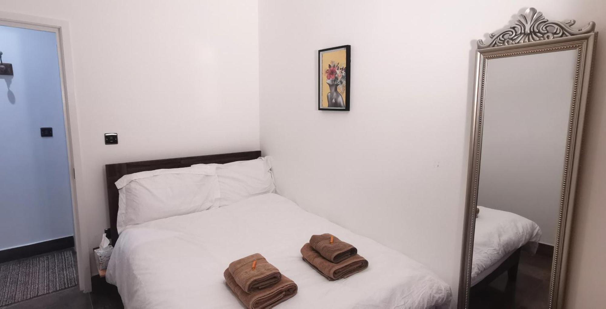 Luxury London House Sleeps 13, 2 Minutes To Metro Villa Exterior photo